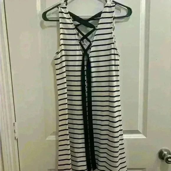 Fortune & Ivy Tie Back Striped Dress from Stitch Fix Size Large - Picture 3 of 6